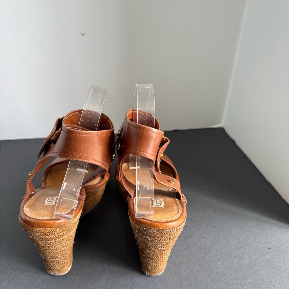 UGG ‘Maryanne’ Wedge Sandal. Size 9.5 - Picture 13 of 14